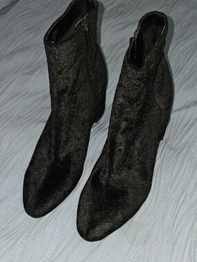 Unisa - Women's Black Embroidered Velvet Ankle Boots